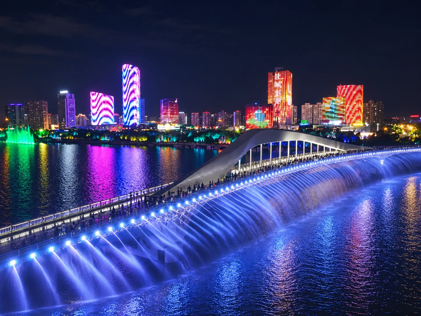 Arrival and landscape lighting at the project